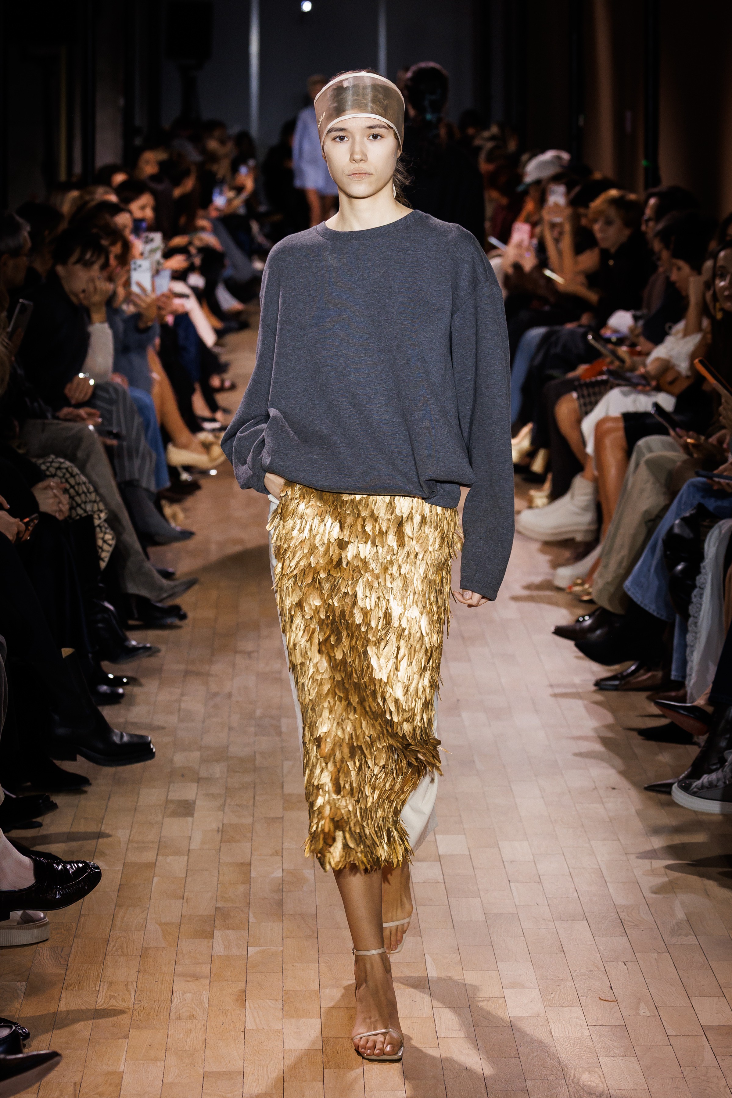 Викторианская эпоха и советский шик: чем запомнилась Неделя моды в Москве (фото 16)