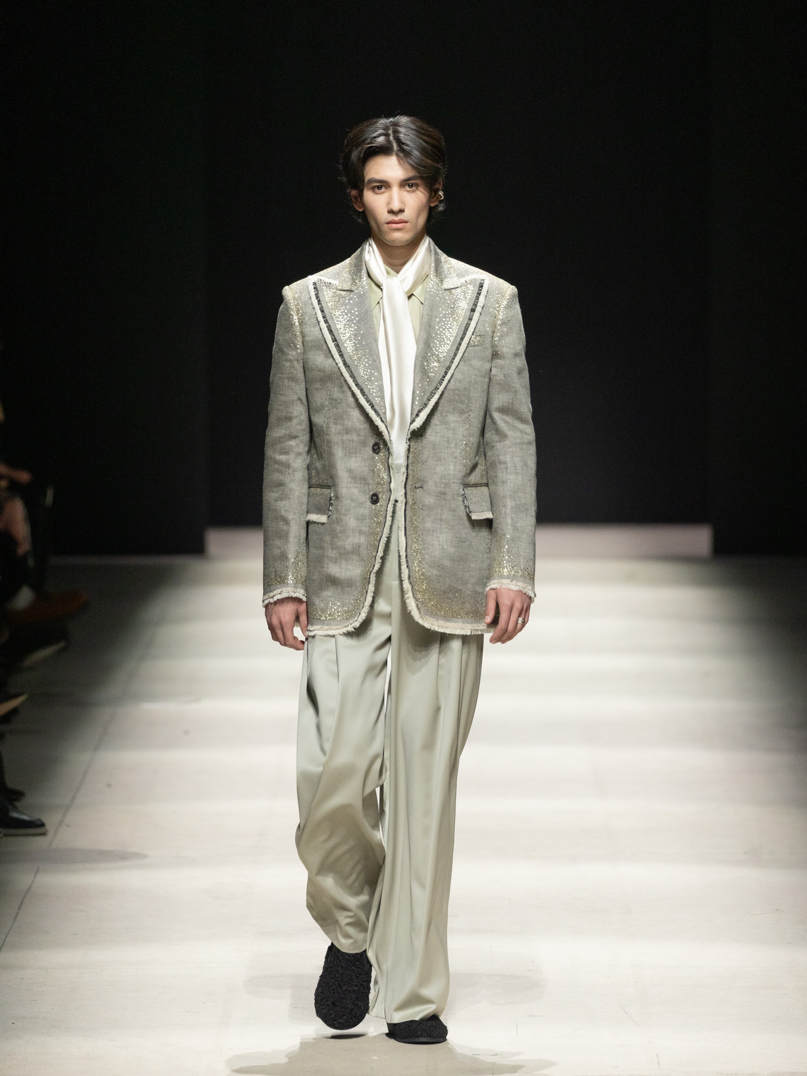 Викторианская эпоха и советский шик: чем запомнилась Неделя моды в Москве (фото 23)