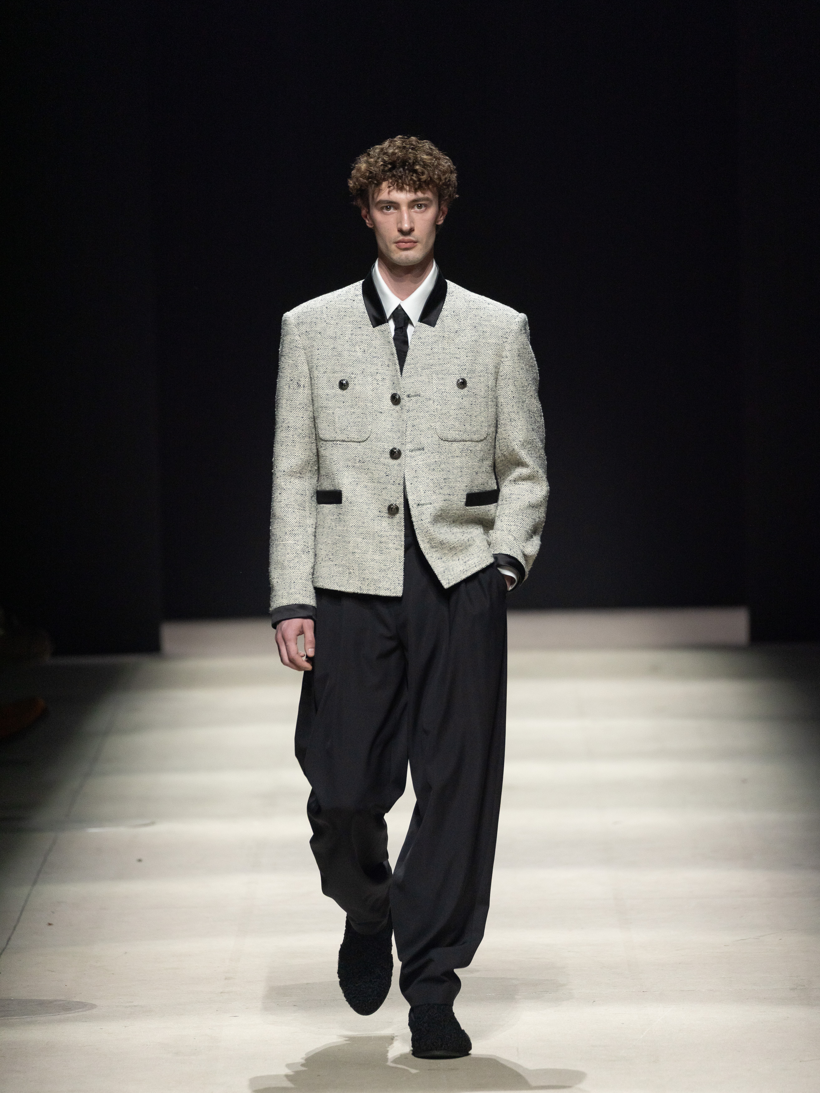 Викторианская эпоха и советский шик: чем запомнилась Неделя моды в Москве (фото 24)