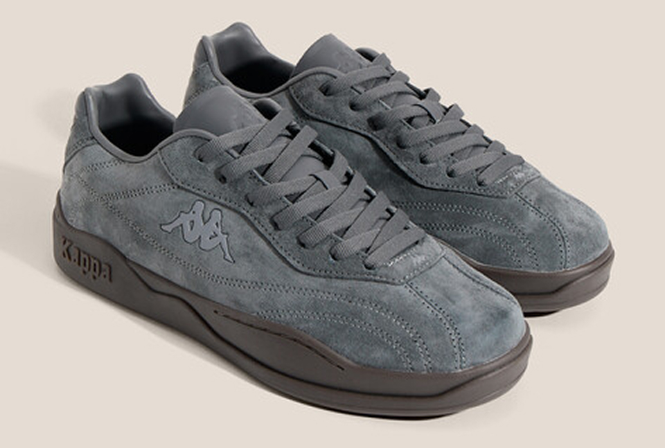 Тренчи, юбки, мюли и кепки: 40 вещей из замши на весну 2026 (фото 26)