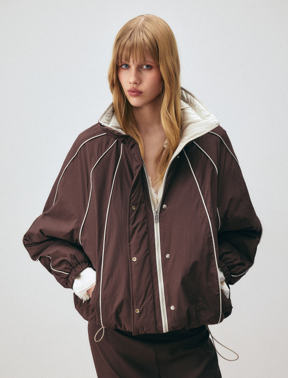 Самая модная ветровка весны? Цветная, как в лукбуке Saint Laurent resort 2026 (фото 15)