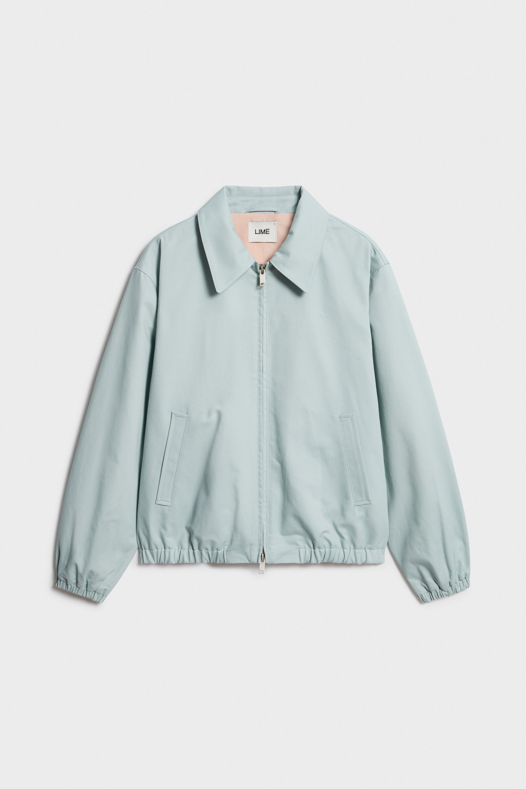 Самая модная ветровка весны? Цветная, как в лукбуке Saint Laurent resort 2026 (фото 16)