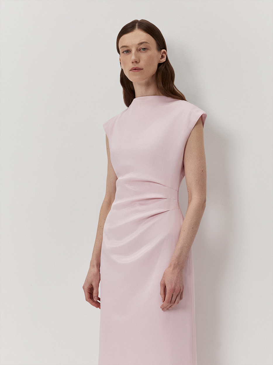 Какая нежность! 20 вещей в пудрово-розовом оттенке (фото 27)