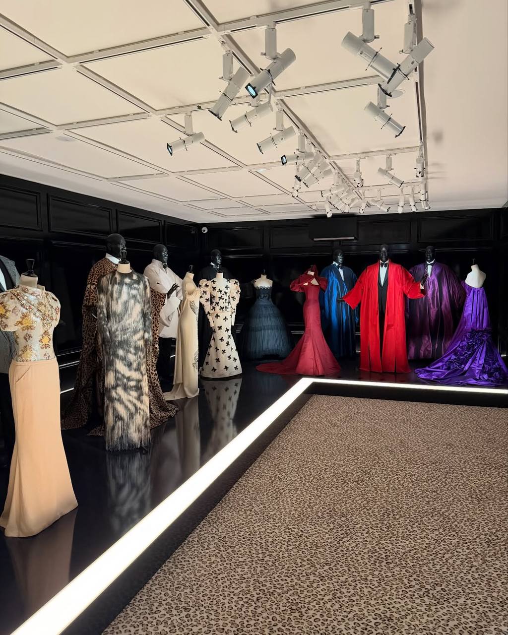 В музее SCAD Fash пройдет выставка «Андре Леон Телли: Стиль навсегда» (фото 5)