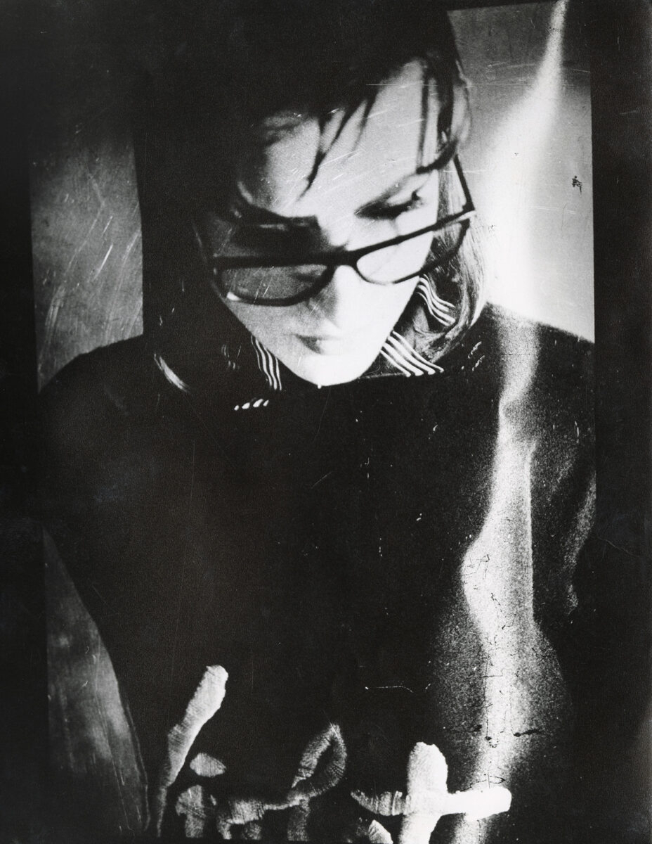 Стиль Елизаветы II и эскизы Ива Сен-Лорана. Фэшн-выставки 2026-го, на которые нужно успеть (фото 15)