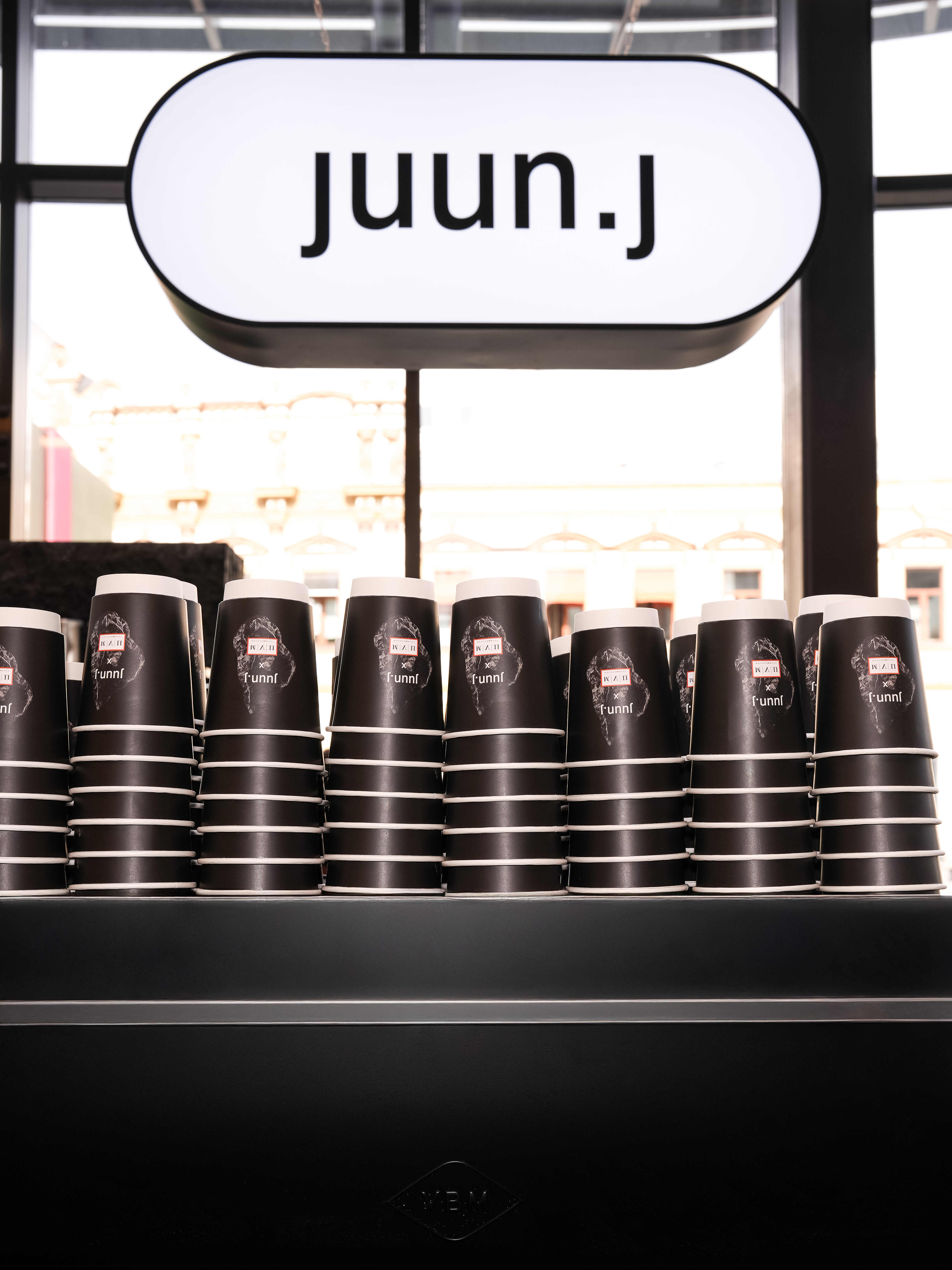 В ЦУМе открылся поп-ап южнокорейского бренда Juun.J (фото 2)