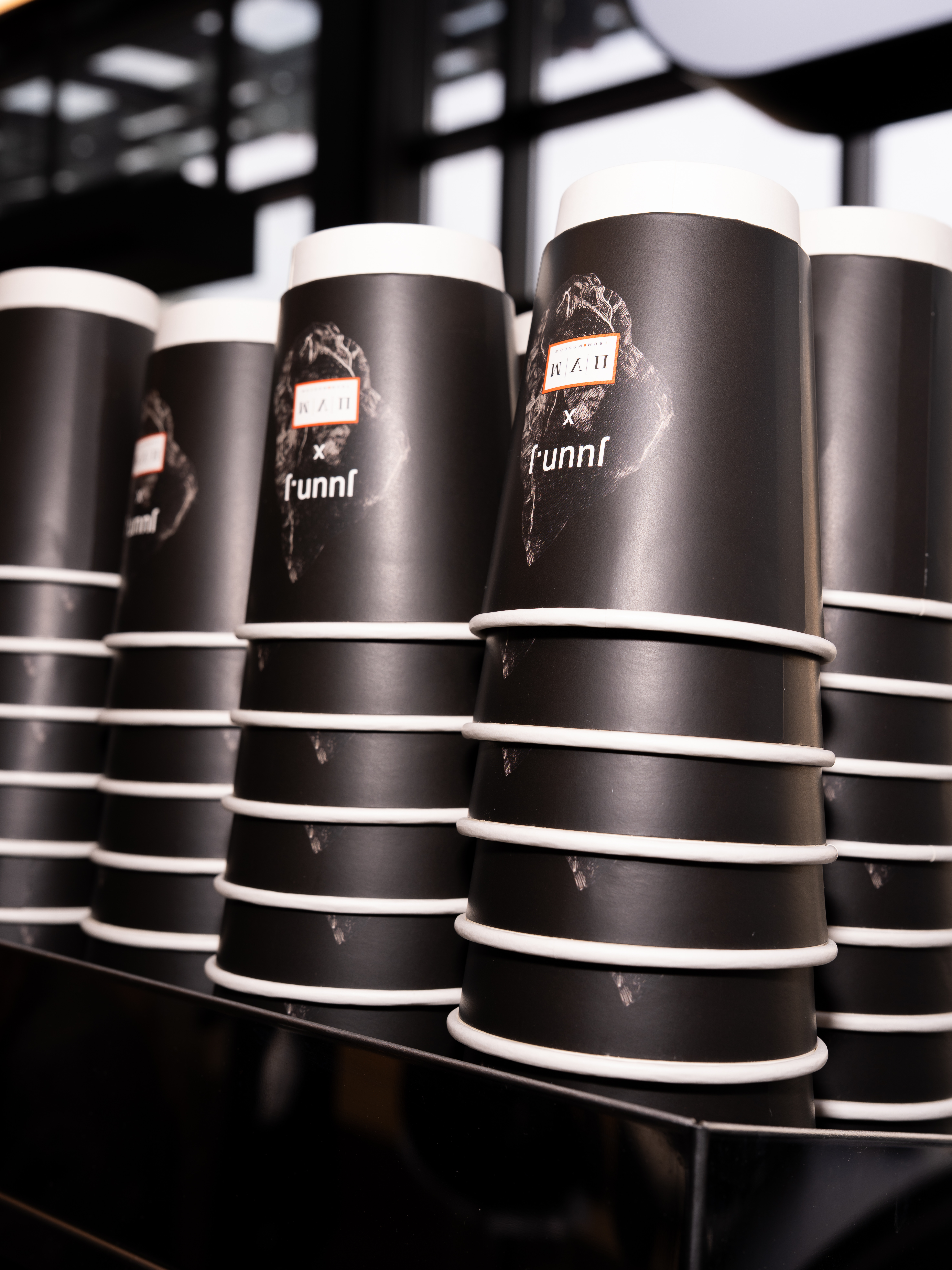 В ЦУМе открылся поп-ап южнокорейского бренда Juun.J (фото 3)