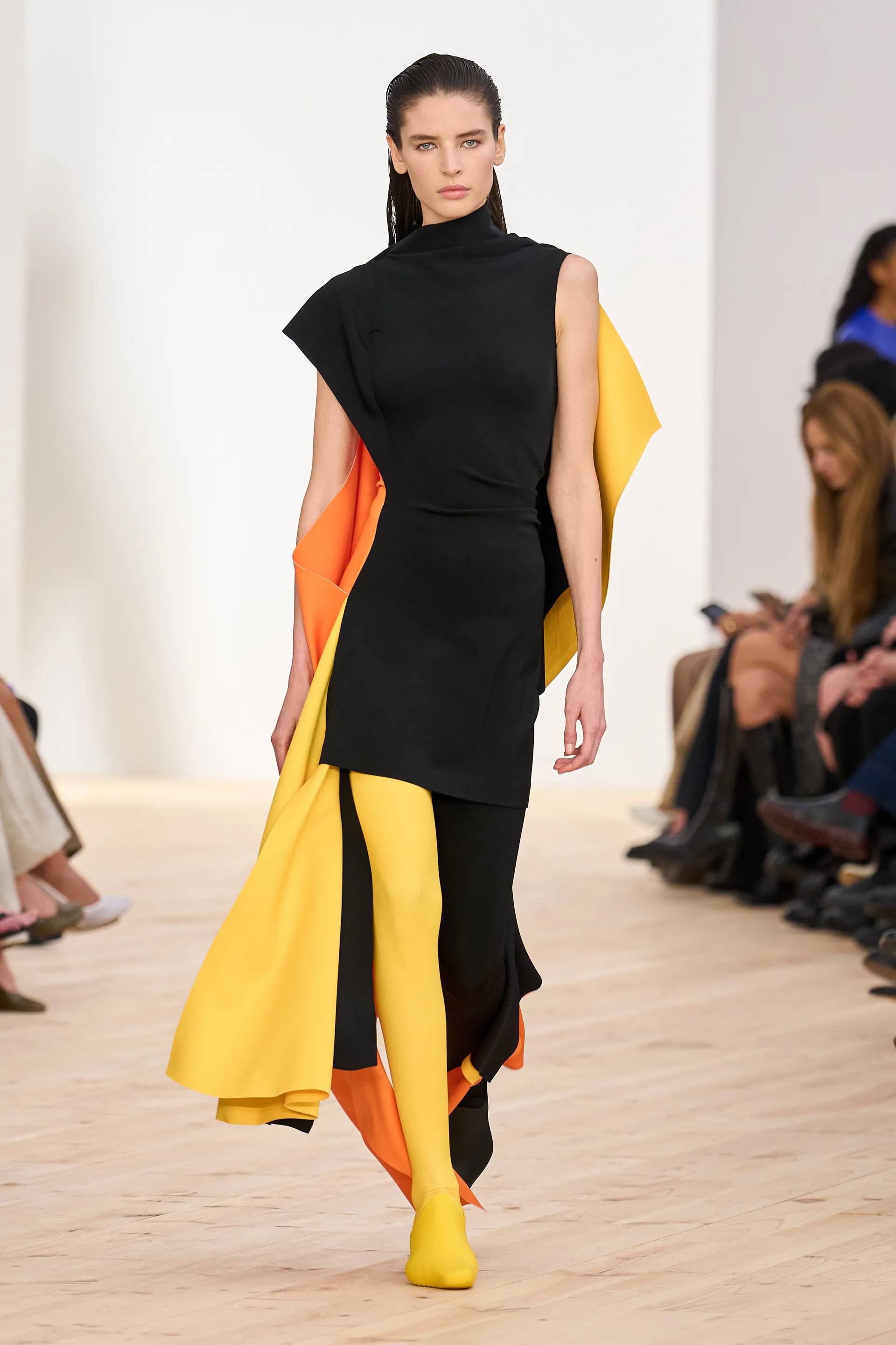 Колорблокинг весна-лето 2026: самые трендовые сочетания сезона (фото 36)