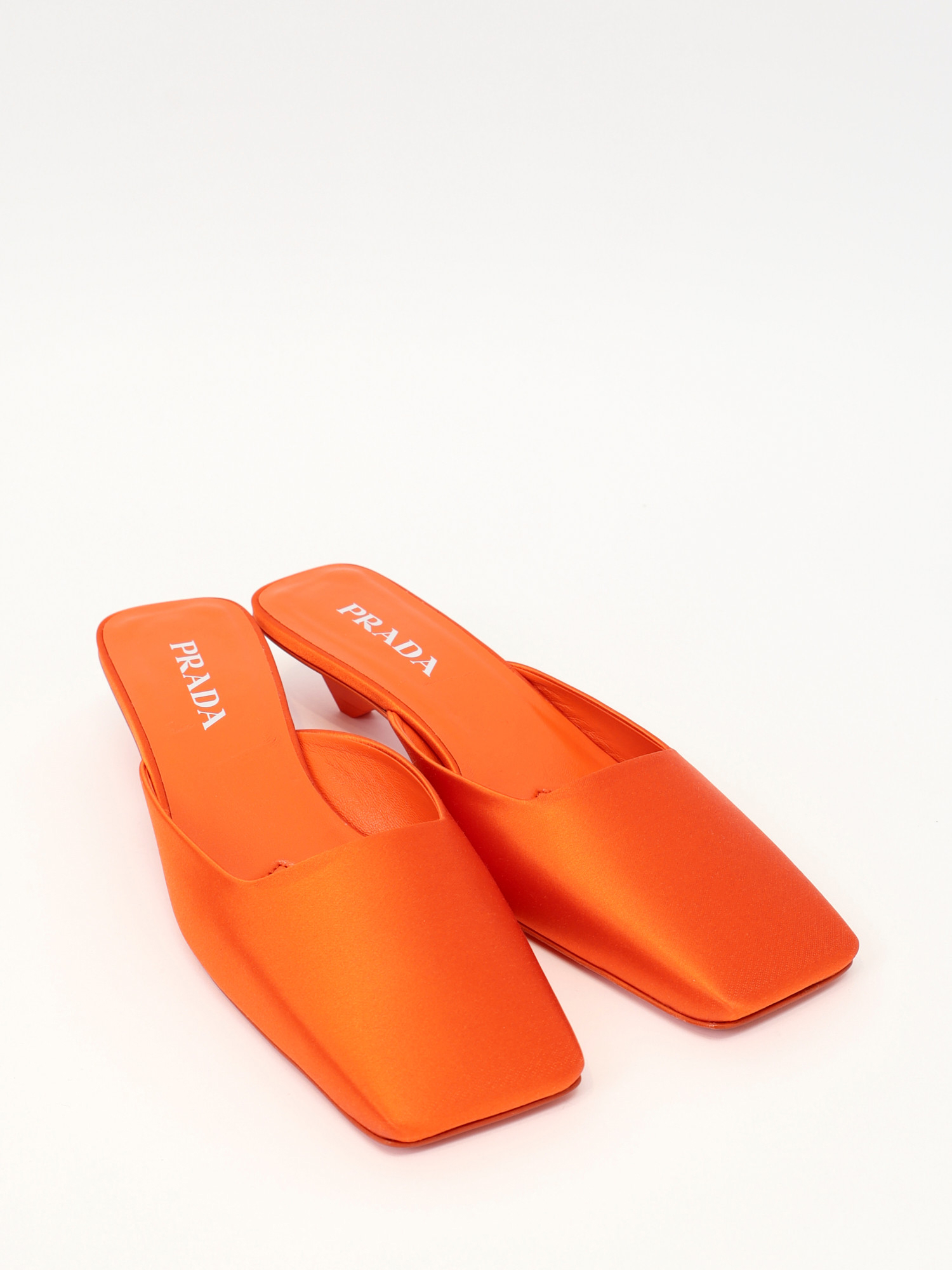 Колорблокинг весна-лето 2026: самые трендовые сочетания сезона (фото 43)