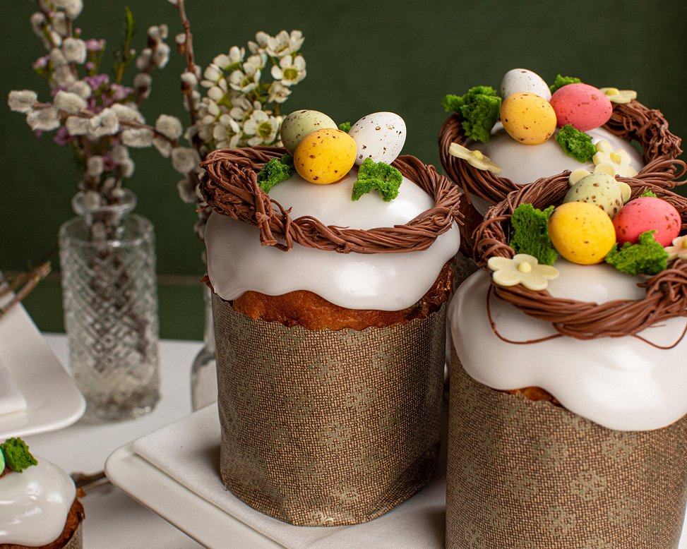 Панеттоне с миндалем и куличи с бабочками: 14 лучших пасхальных десертов от московских шефов (фото 3)