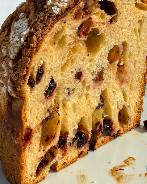 Панеттоне с миндалем и куличи с бабочками: 14 лучших пасхальных десертов от московских шефов (фото 4)