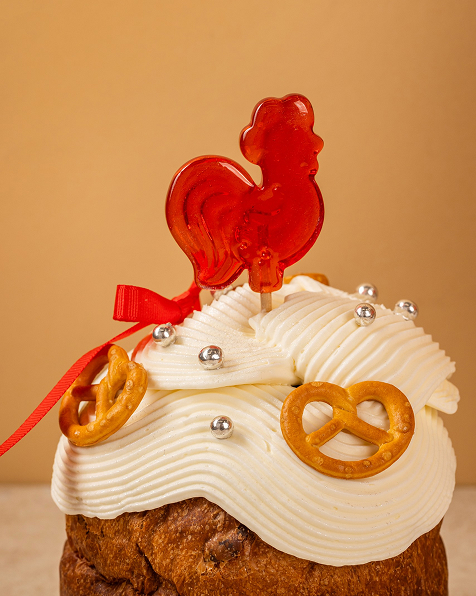 Панеттоне с миндалем и куличи с бабочками: 14 лучших пасхальных десертов от московских шефов (фото 10)