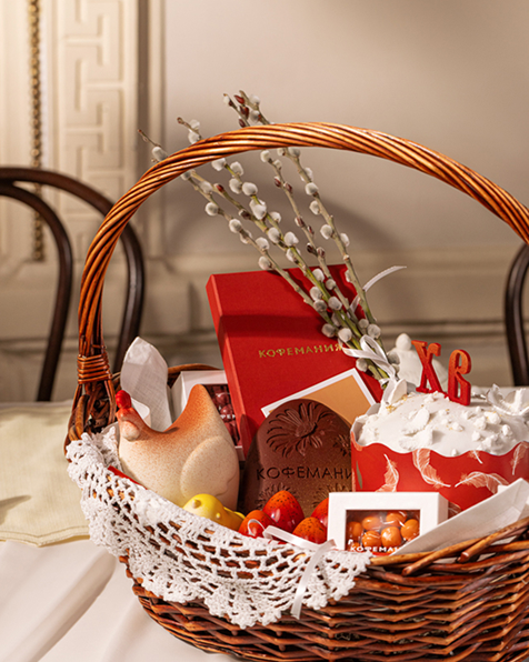 Панеттоне с миндалем и куличи с бабочками: 14 лучших пасхальных десертов от московских шефов (фото 16)