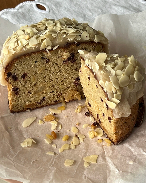 Панеттоне с миндалем и куличи с бабочками: 14 лучших пасхальных десертов от московских шефов (фото 35)