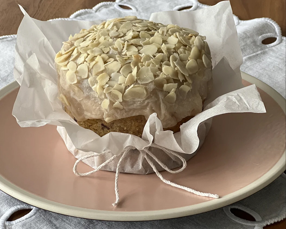 Панеттоне с миндалем и куличи с бабочками: 14 лучших пасхальных десертов от московских шефов (фото 36)