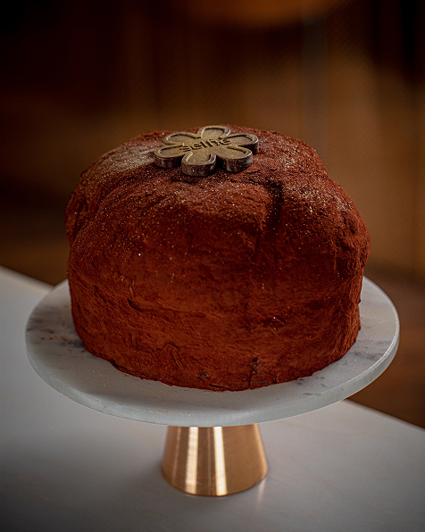 Панеттоне с миндалем и куличи с бабочками: 14 лучших пасхальных десертов от московских шефов (фото 40)