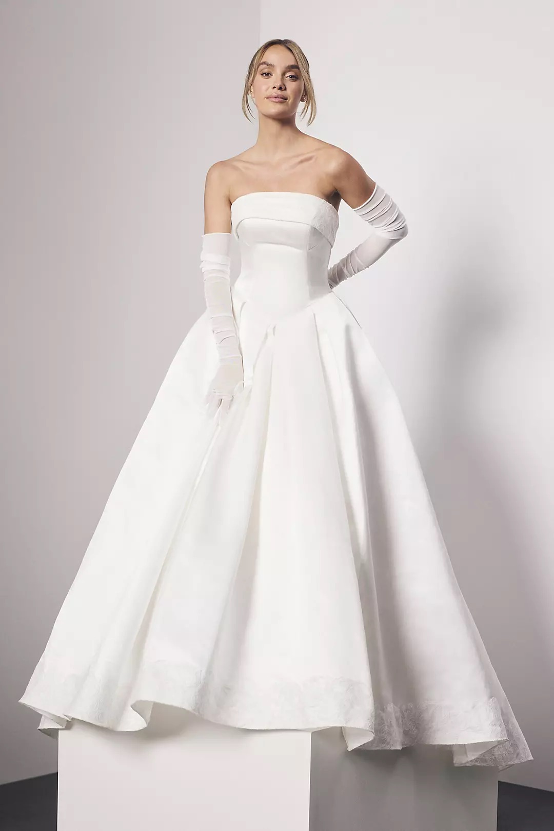 Бренд Vera Wang выпустил свадебную коллекцию совместно с David's Bridal (фото 4)