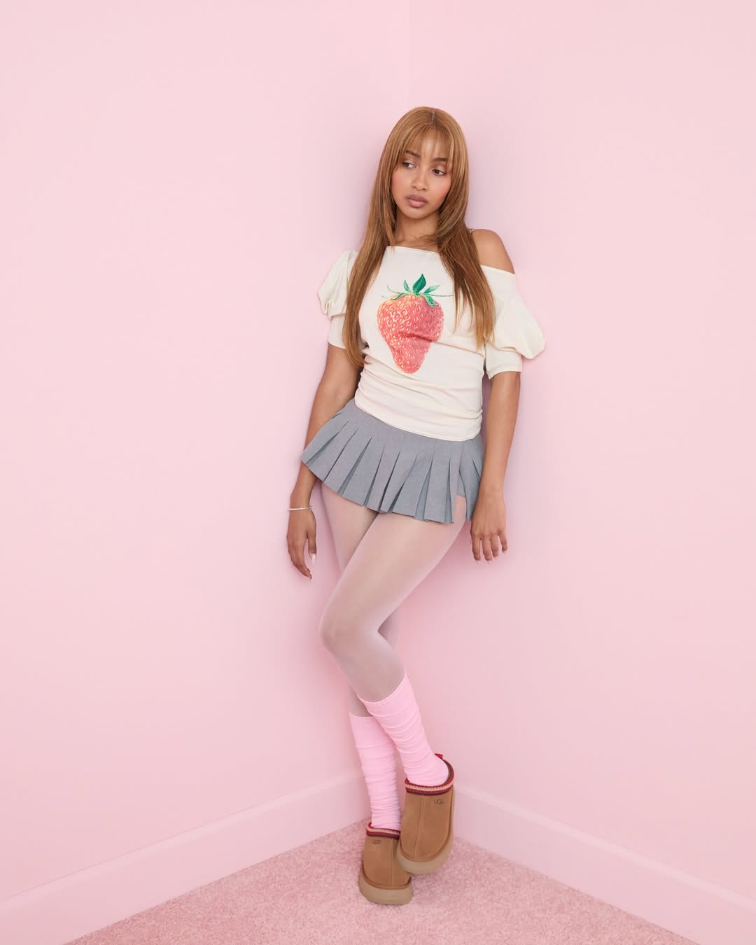 Певица и продюсер PinkPantheress стала лицом новой рекламной кампании Ugg (фото 7)