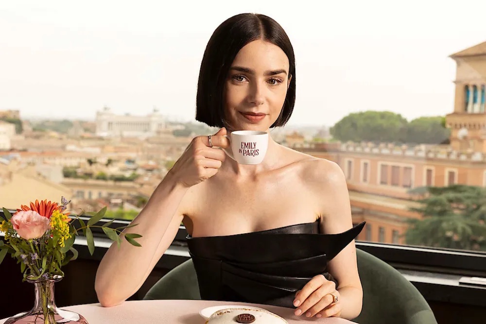 Шестой сезон сериала «Эмили в Париже» снимут в Греции (фото 1)