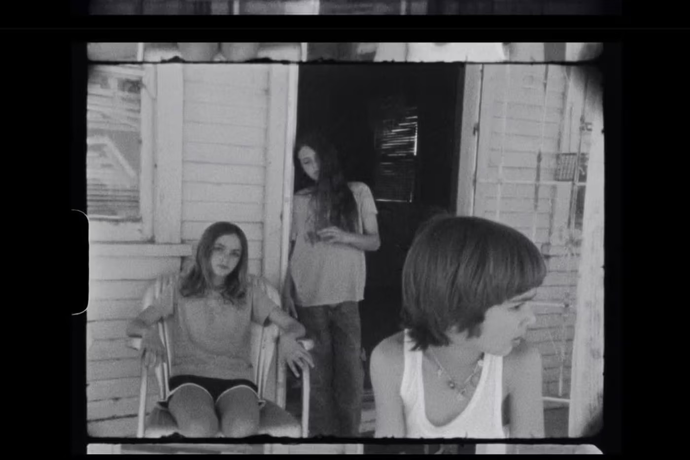 Фотографы Надя Ли Коэн и Скарлетт Карлос Кларк выпустили фотокнигу (фото 8)