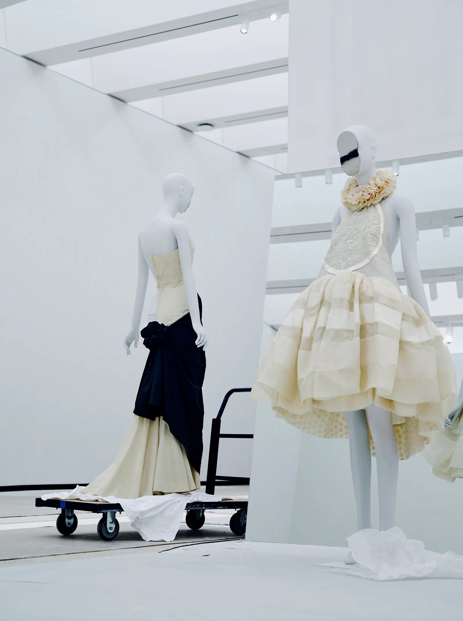 Появились первые кадры выставки «Искусство костюма» в Метрополитен-музее (фото 6)