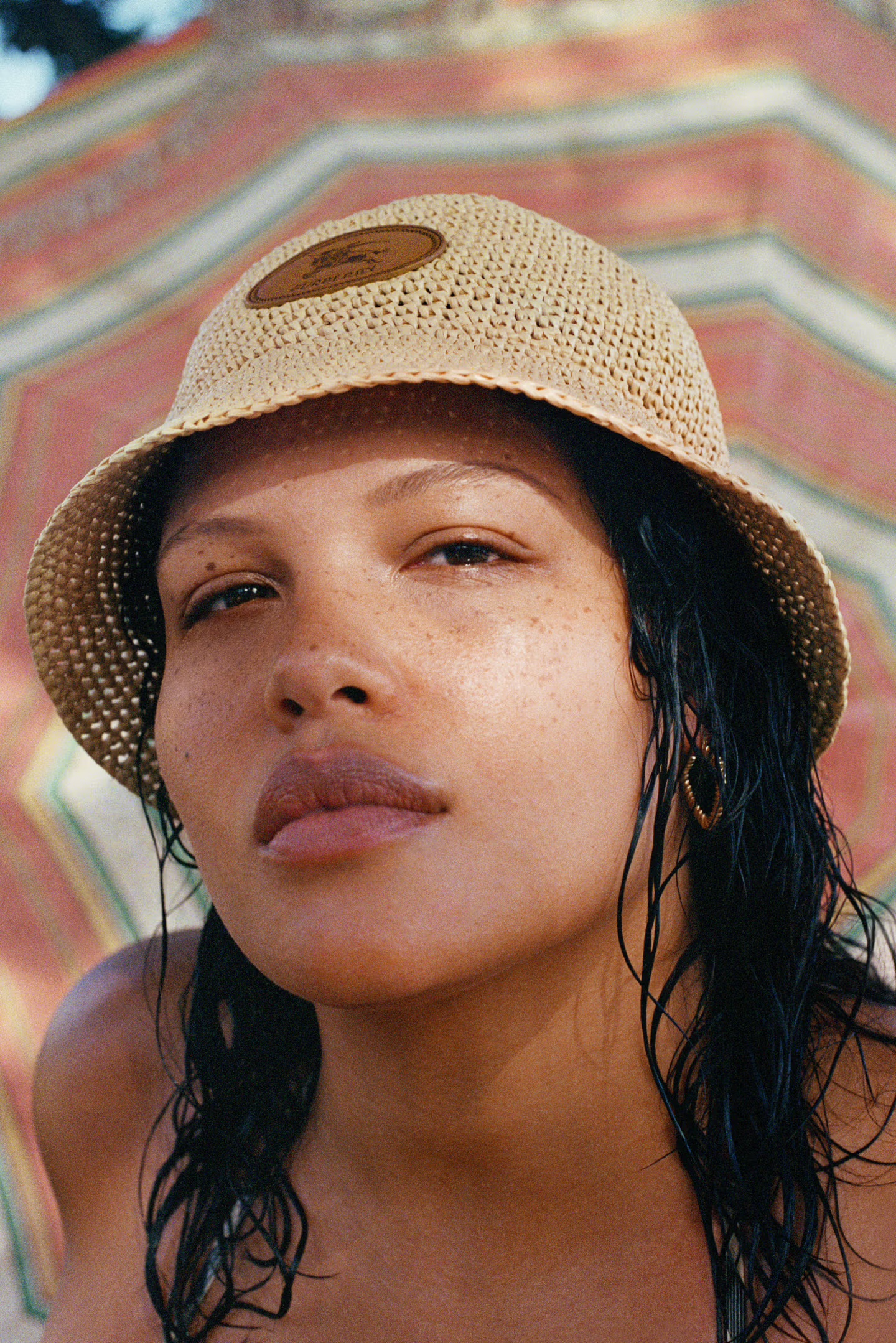 Актриса Симон Эшли снялась в летнем кампейне Burberry (фото 13)