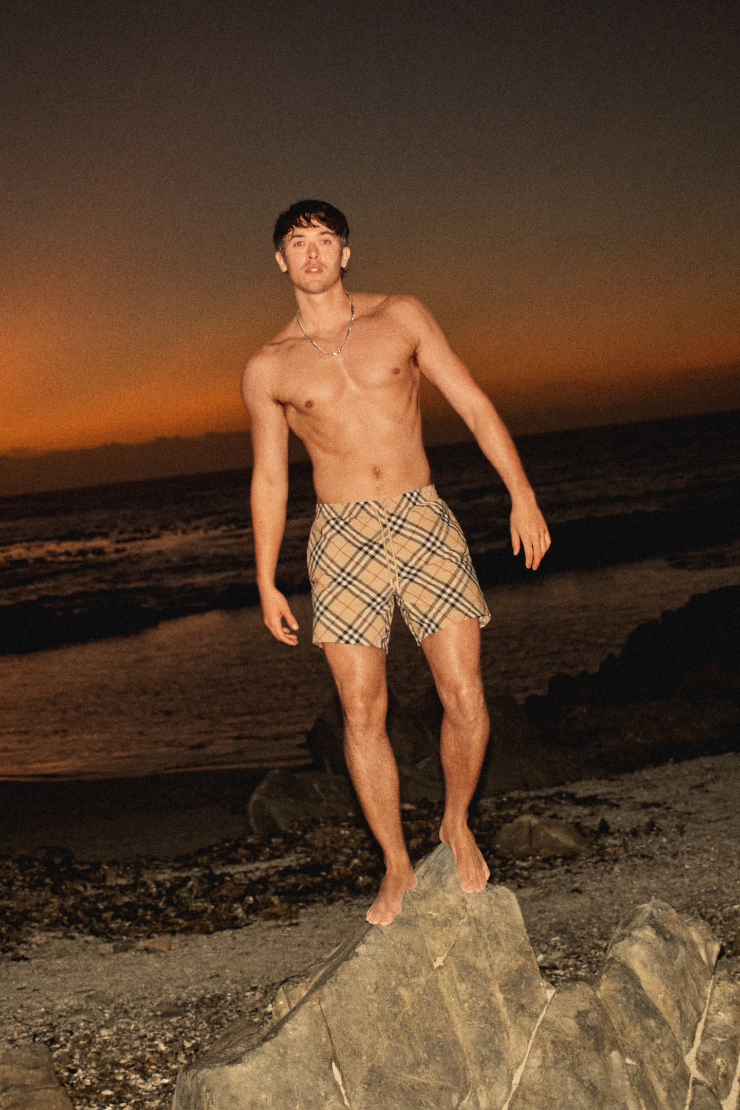 Актриса Симон Эшли снялась в летнем кампейне Burberry (фото 5)