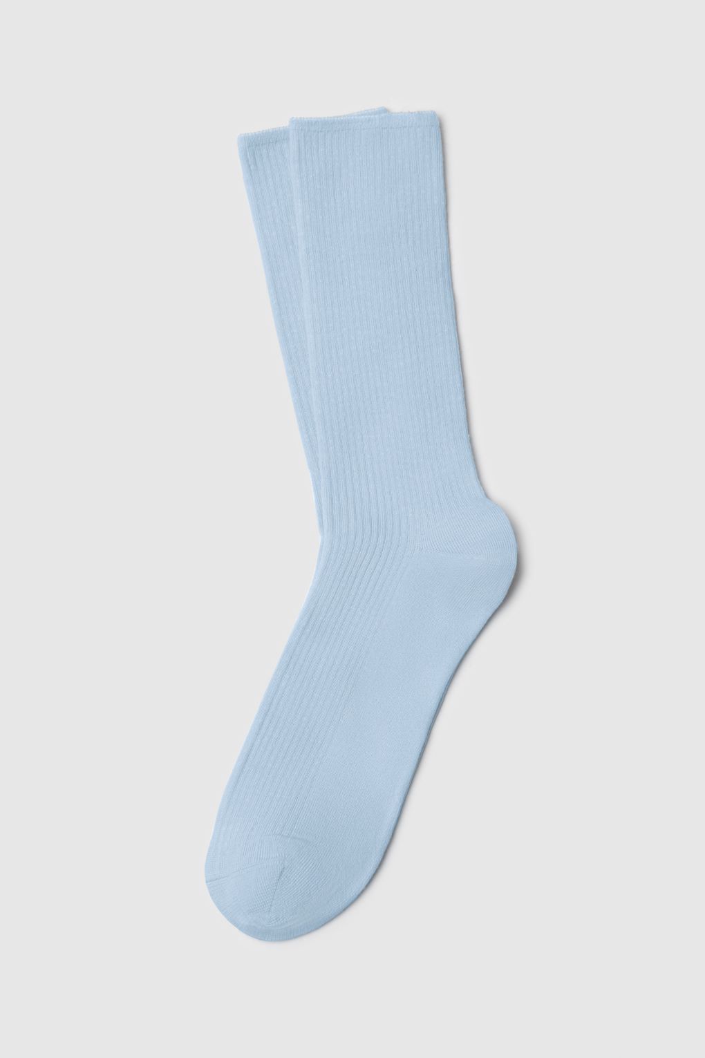 Как у Prada и даже лучше: гетры и носки, которые хочется носить весной-2026 (фото 18)