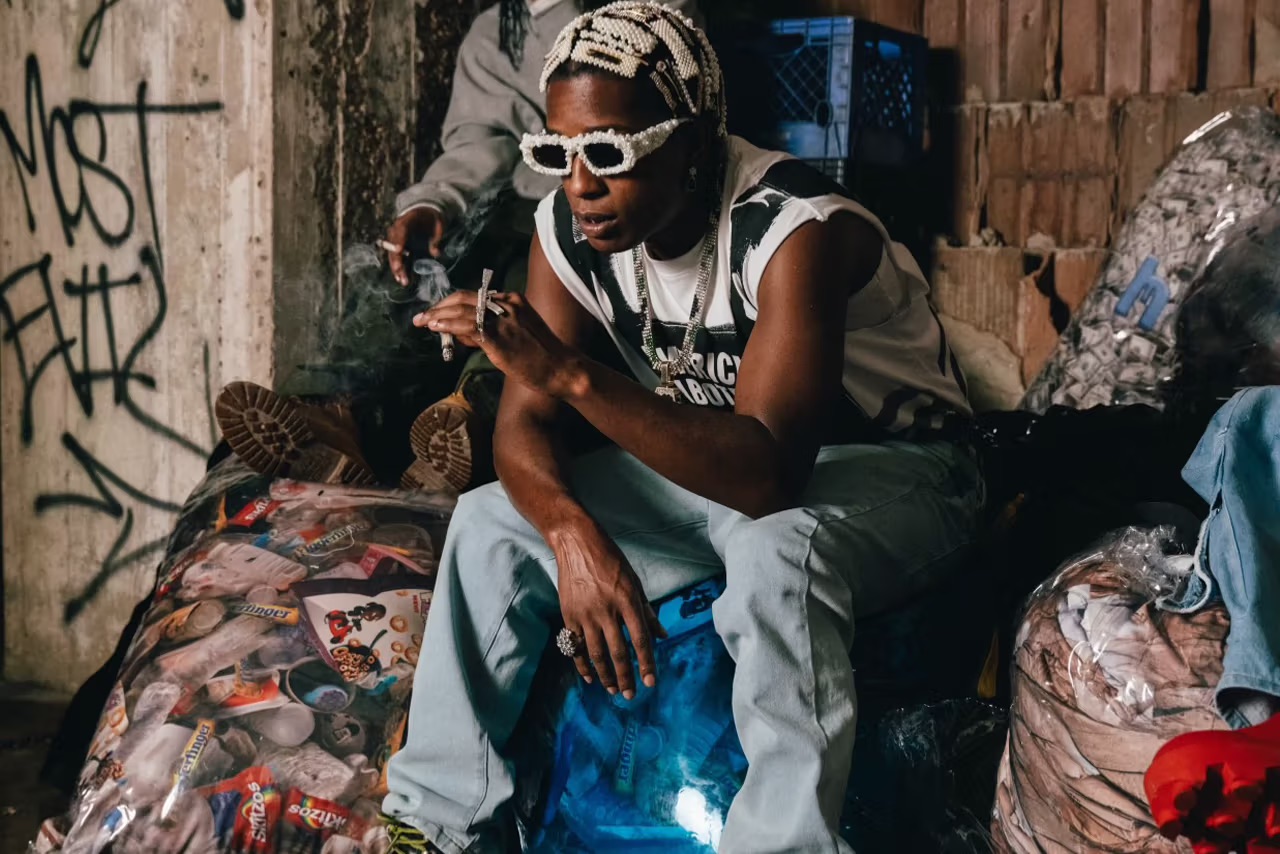 Дизайн-студия A$AP Rocky представила диван из мусорных мешков (фото 2)