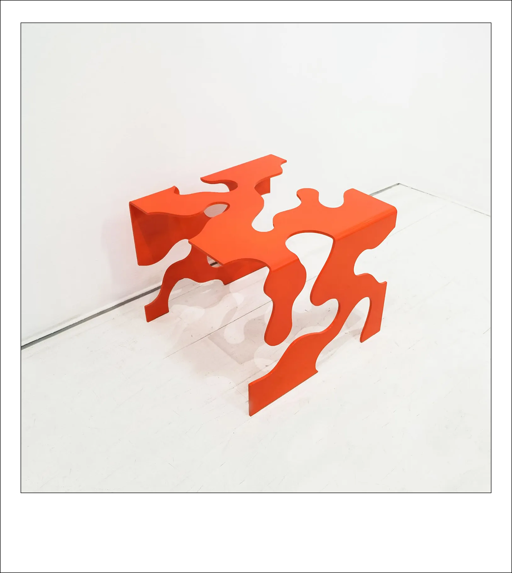 Стоят на ножках твердо. Лучшие журнальные столики от российских брендов (фото 2)