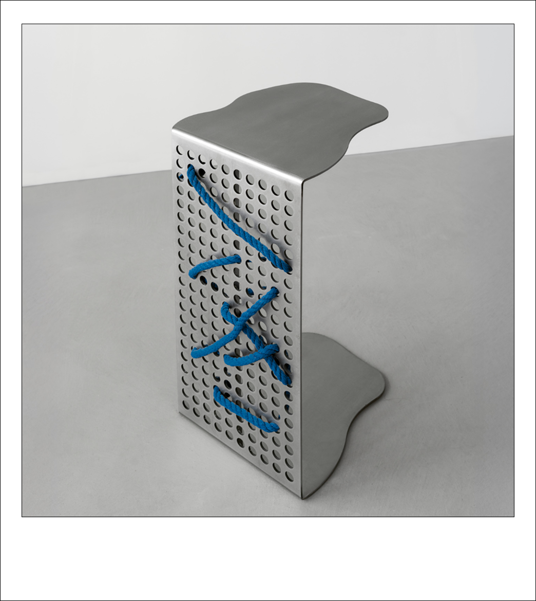 Стоят на ножках твердо. Лучшие журнальные столики от российских брендов (фото 10)