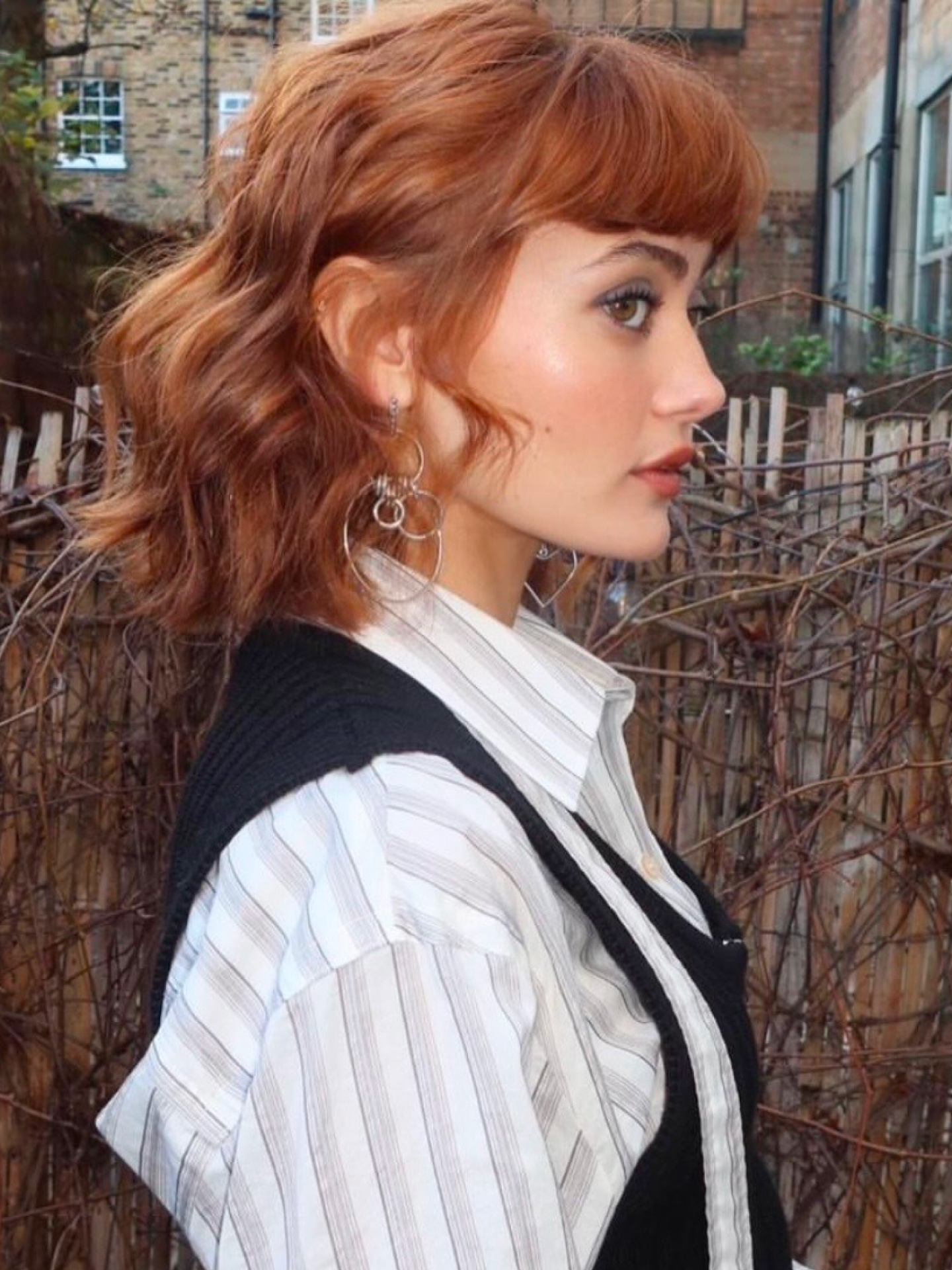 Самая модная прическа весны 2026? Боб с мягкими волнами, как у Марго Робби (фото 6)