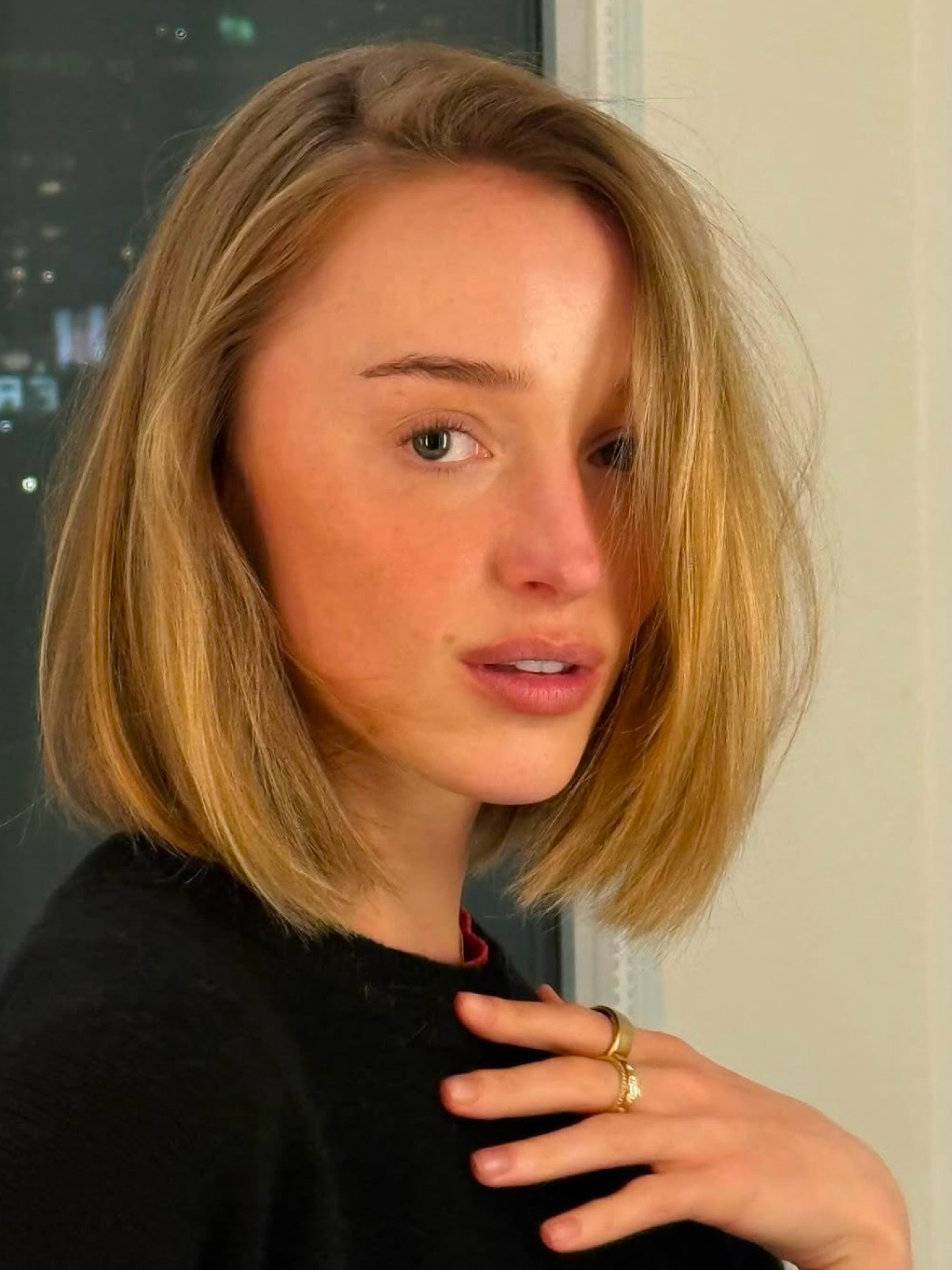 Самая модная прическа весны 2026? Боб с мягкими волнами, как у Марго Робби (фото 4)