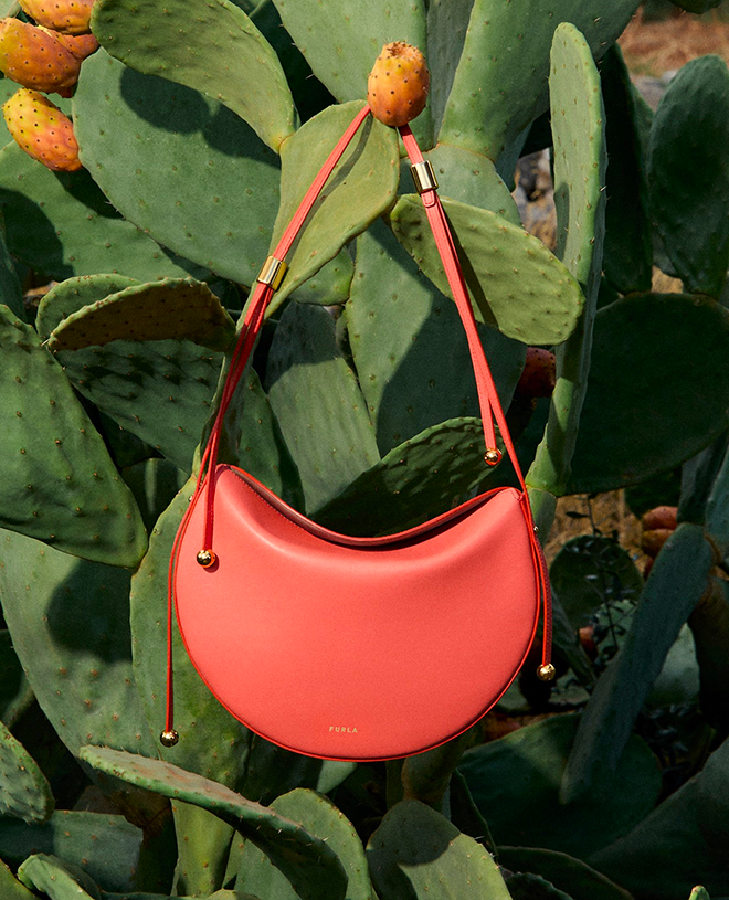 Бренд Furla представил две обновленные сумки (фото 3)