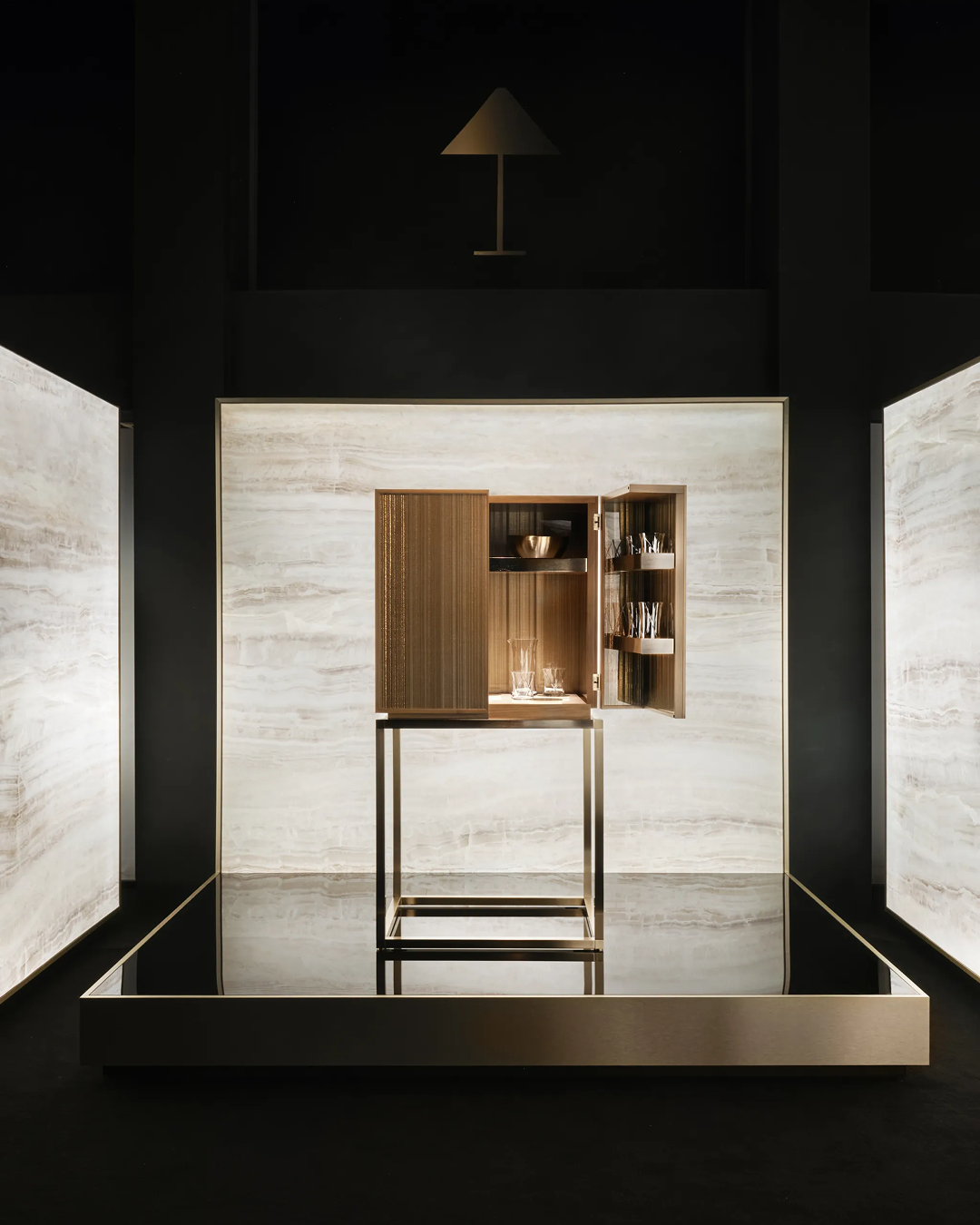 Студия Armani/Casa показала новую коллекцию мебели (фото 4)