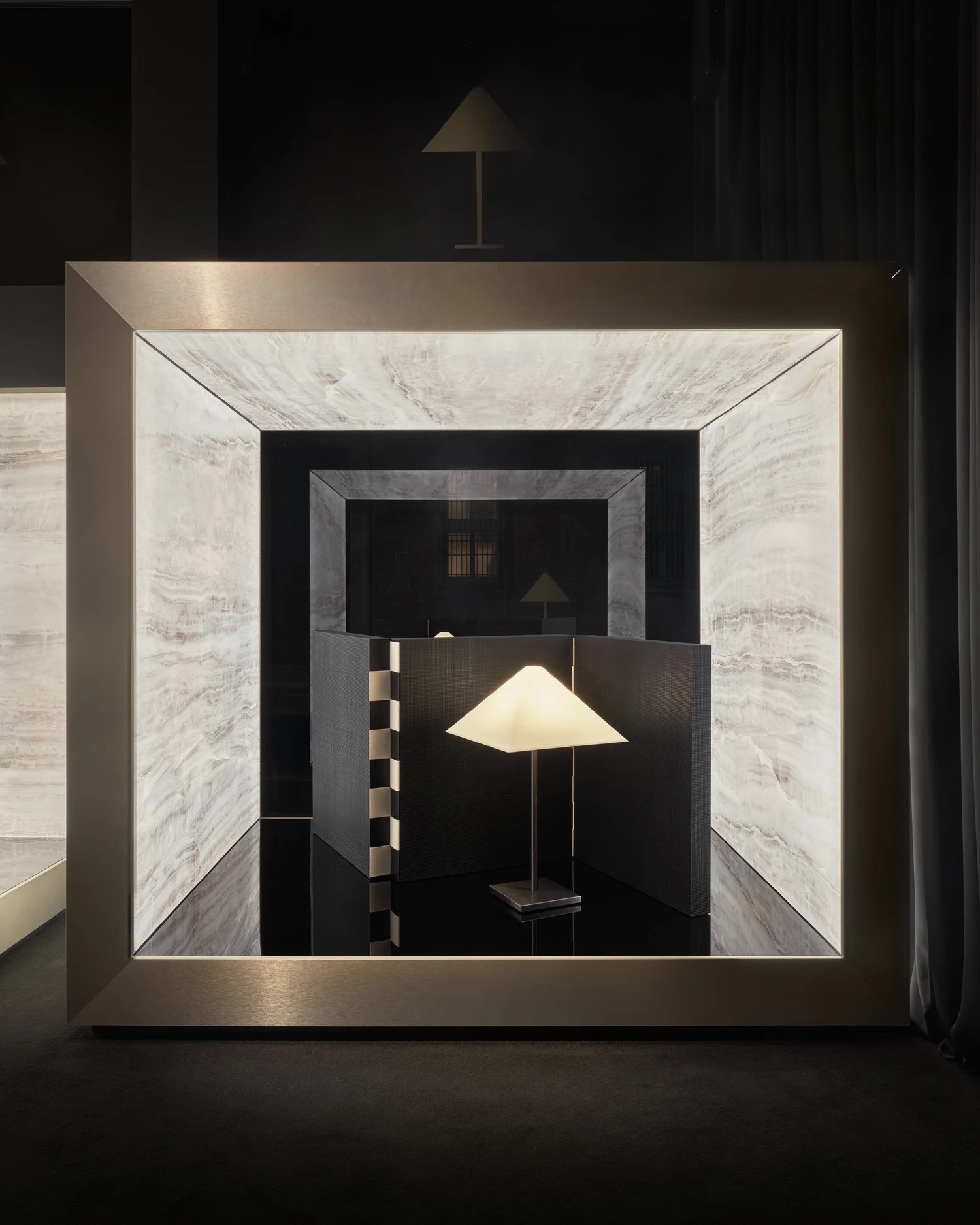 Кресла-томаты и столы из бумаги: хайлайты Недели дизайна в Милане 2026. Выбор BURO. (фото 28)