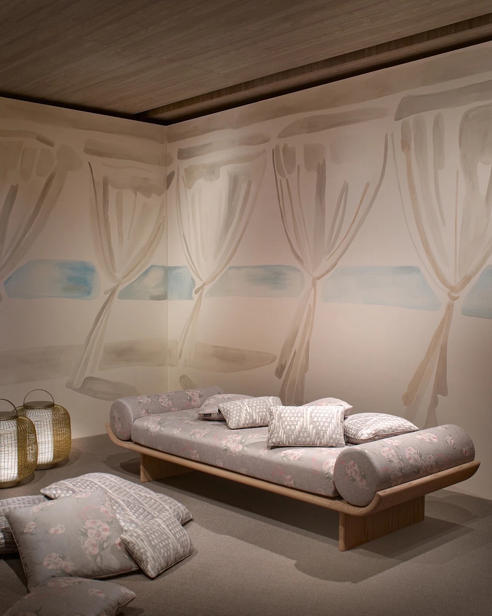 Кресла-томаты и столы из бумаги: хайлайты Недели дизайна в Милане 2026. Выбор BURO. (фото 32)