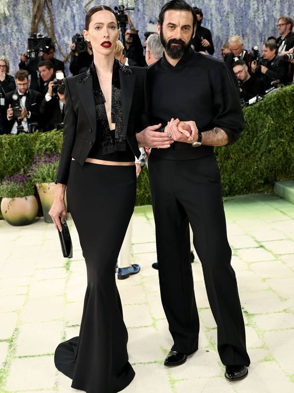 Николь Кидман в Chanel и Рианна в Maison Margiela: красная дорожка Met Gala 2026 (фото 20)