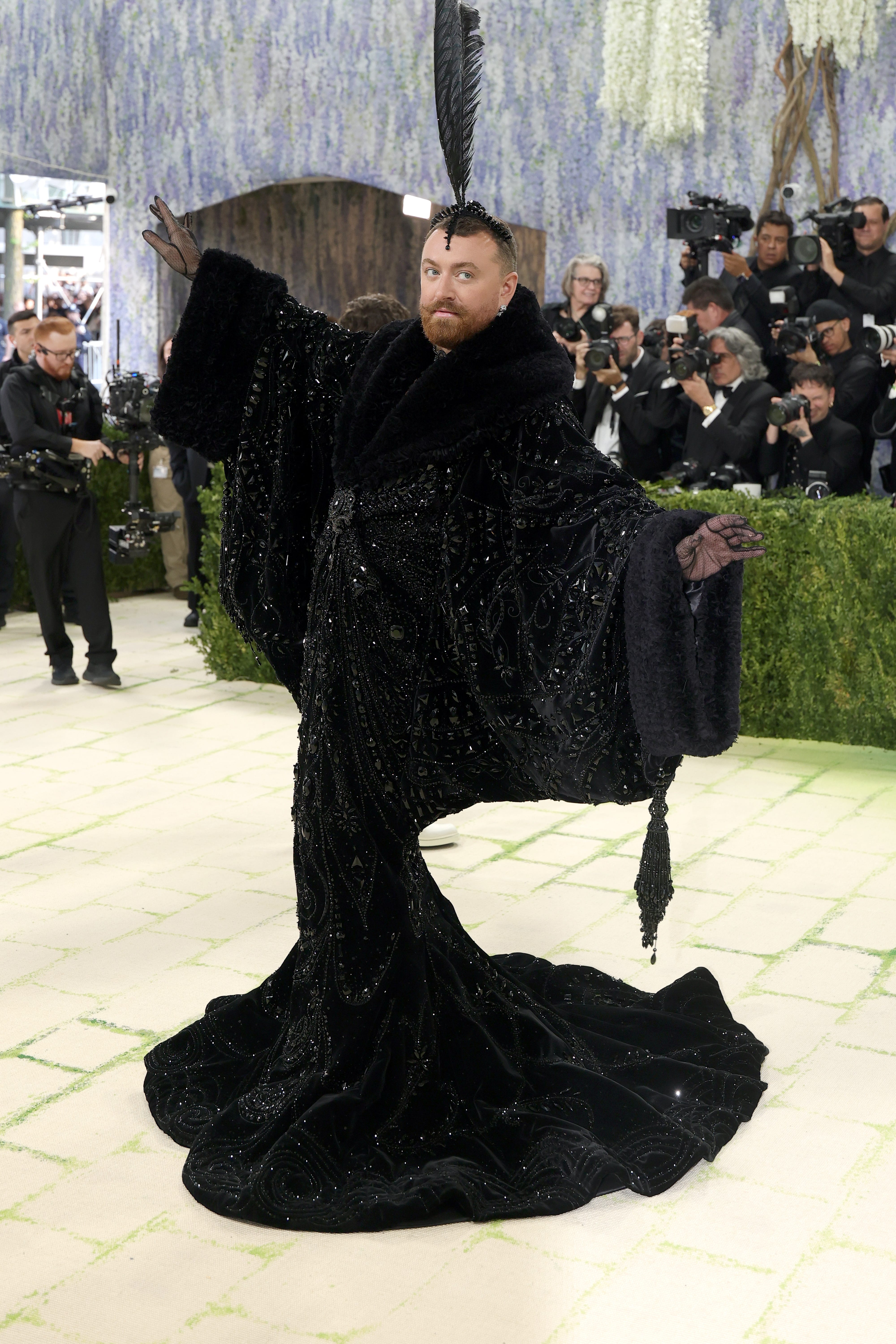 Николь Кидман в Chanel и Рианна в Maison Margiela: красная дорожка Met Gala 2026 (фото 21)