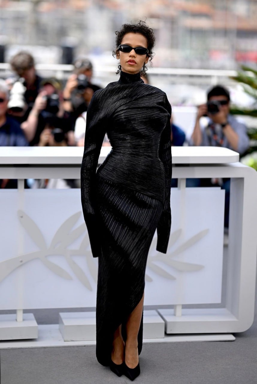 Тильда Суинтон в Chanel и Белла Хадид в Schiaparelli: лучшие образы Каннского кинофестиваля 2026 (фото 22)