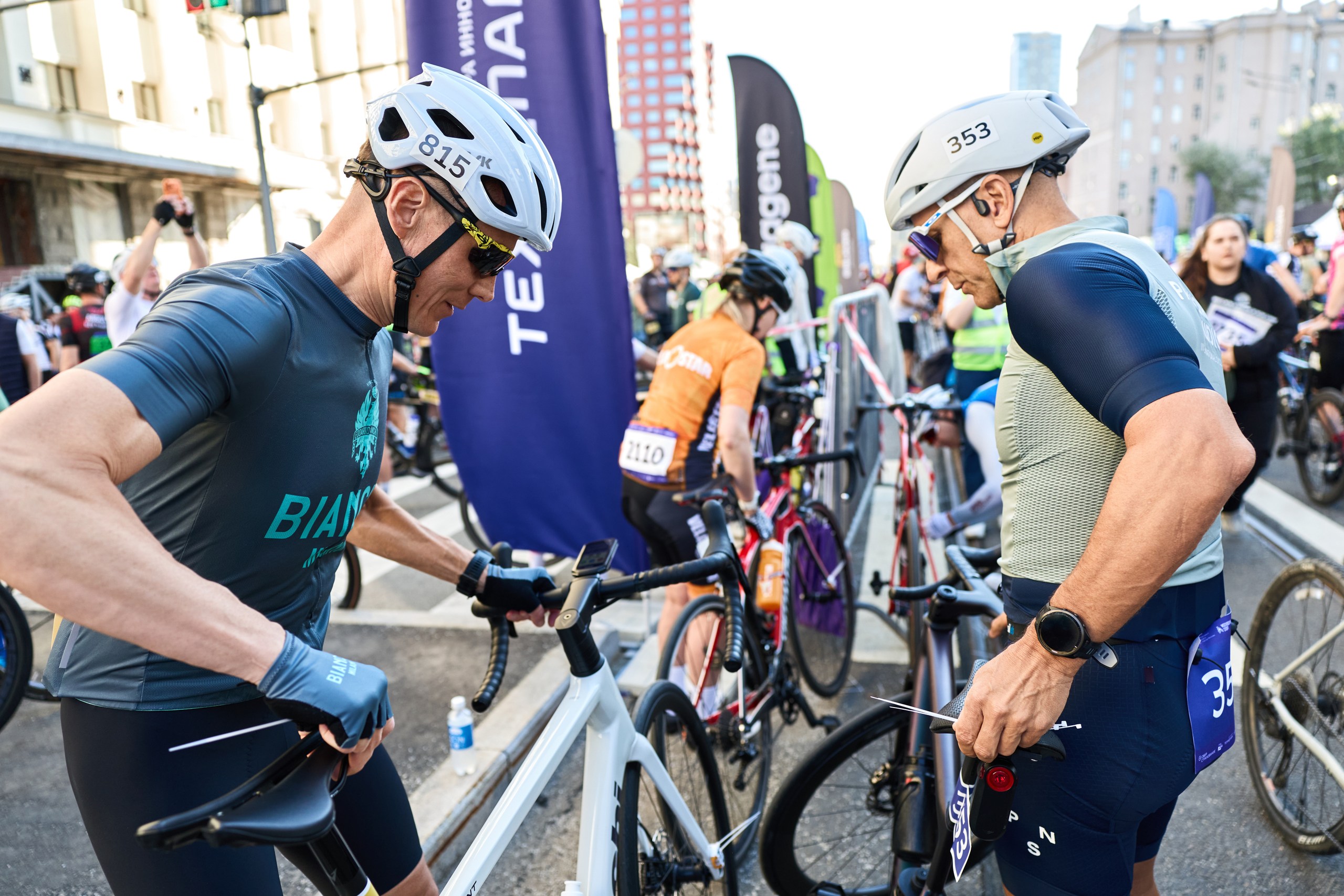 В Москве состоялся первый велозаезд Cycling Race (фото 1)