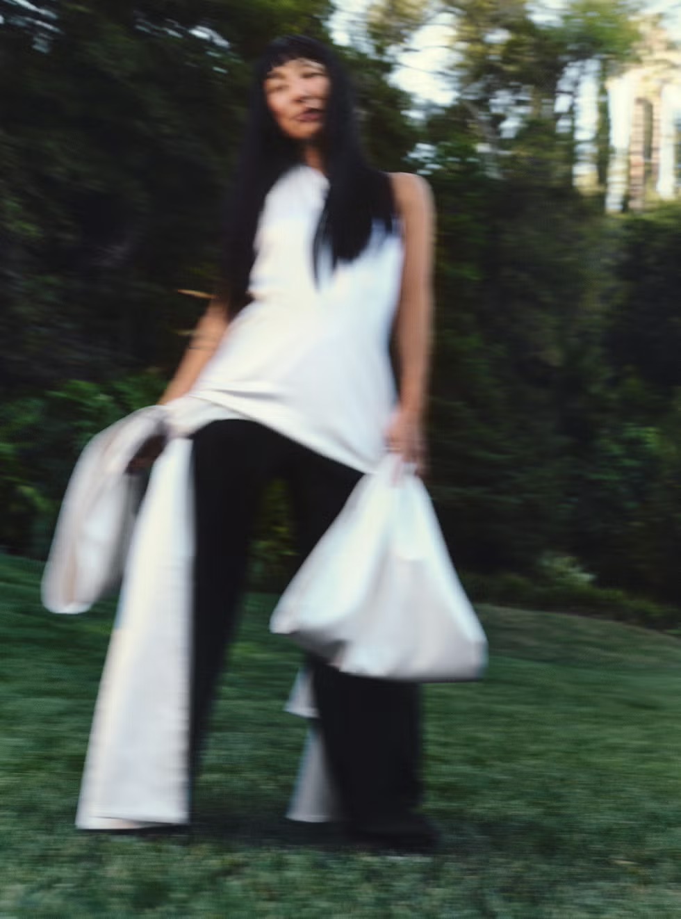 Актриса Грета Ли — героиня кавер-стори Harper's Bazaar (фото 2)