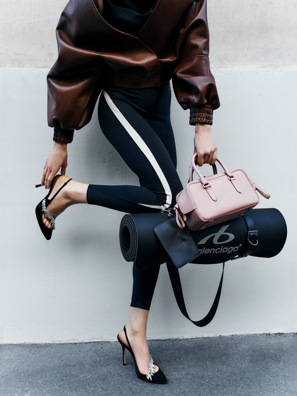 Balenciaga запускает велнес-поп-ап в преддверии кутюрной Недели моды (фото 3)