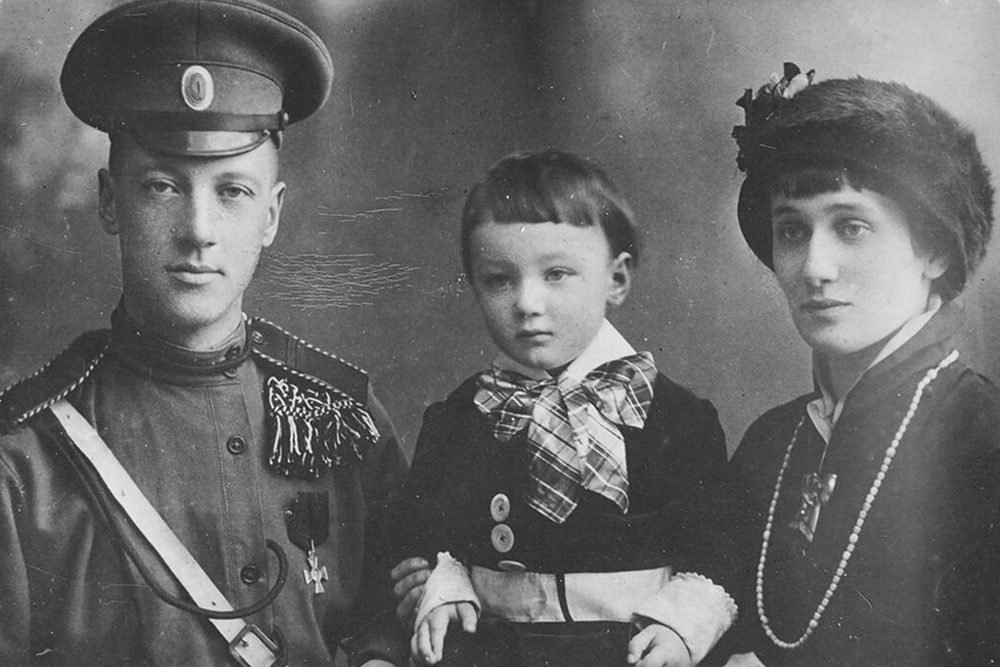 Ахматовский алфавит от А до Я: жужжание стихов и щедрый подарок в голодные годы (фото 7)