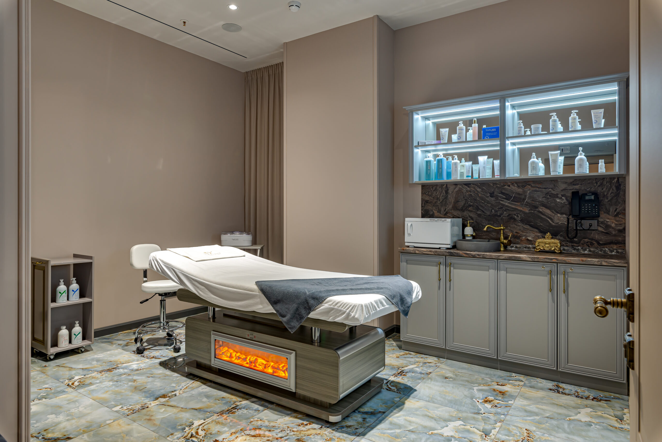 Термомагнитное омоложение и SPA для волос: на какие бьюти-процедуры записаться после праздников (фото 21)