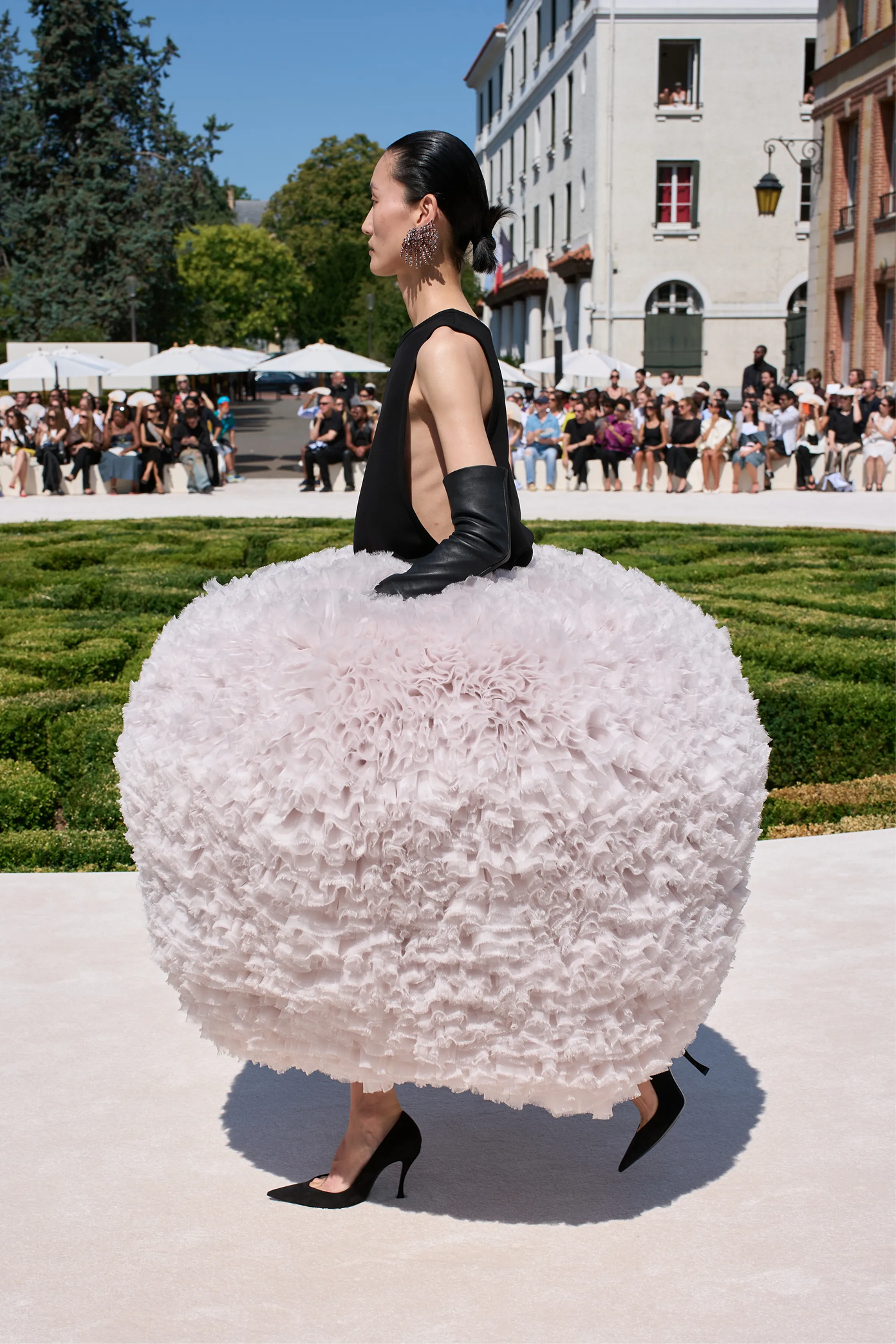 Высокий полет. Самое (не) интересное с парижской недели моды Haute Couture осень-зима 2026 (фото 55)