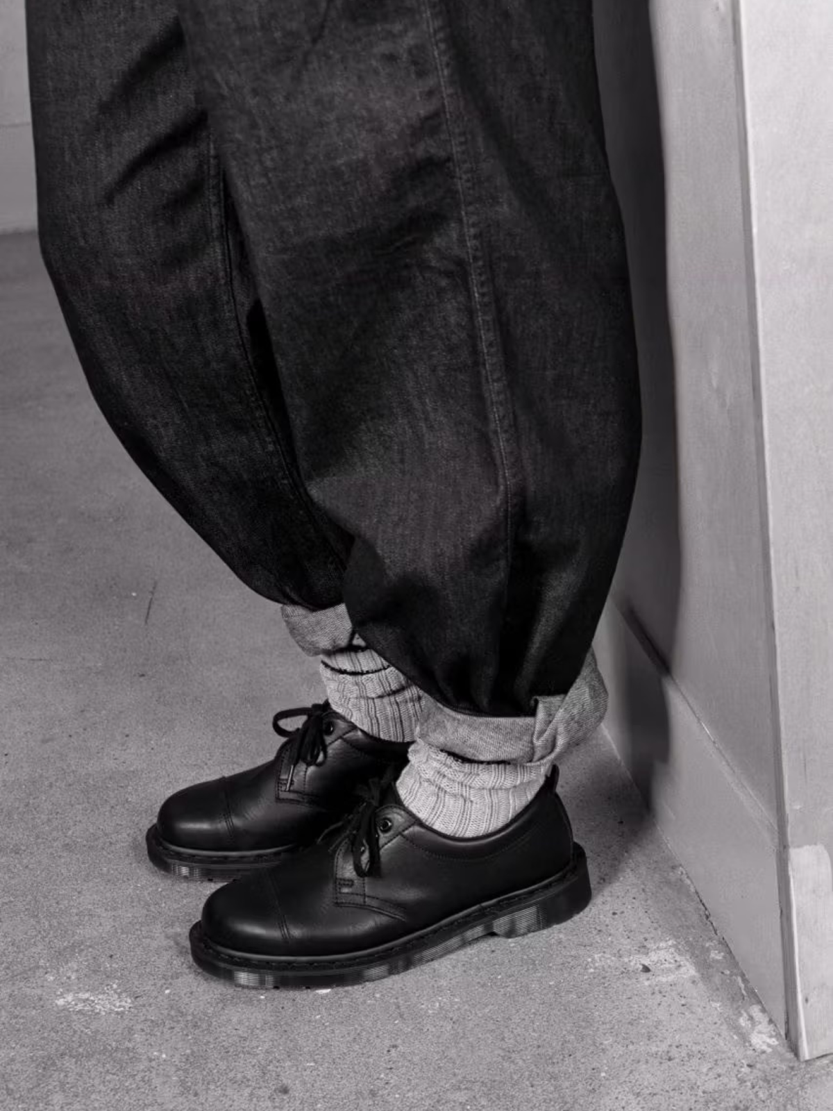 Вышла новая модель Dr. Martens 1461 в коллаборации с Маргарет Хауэлл (фото 2)