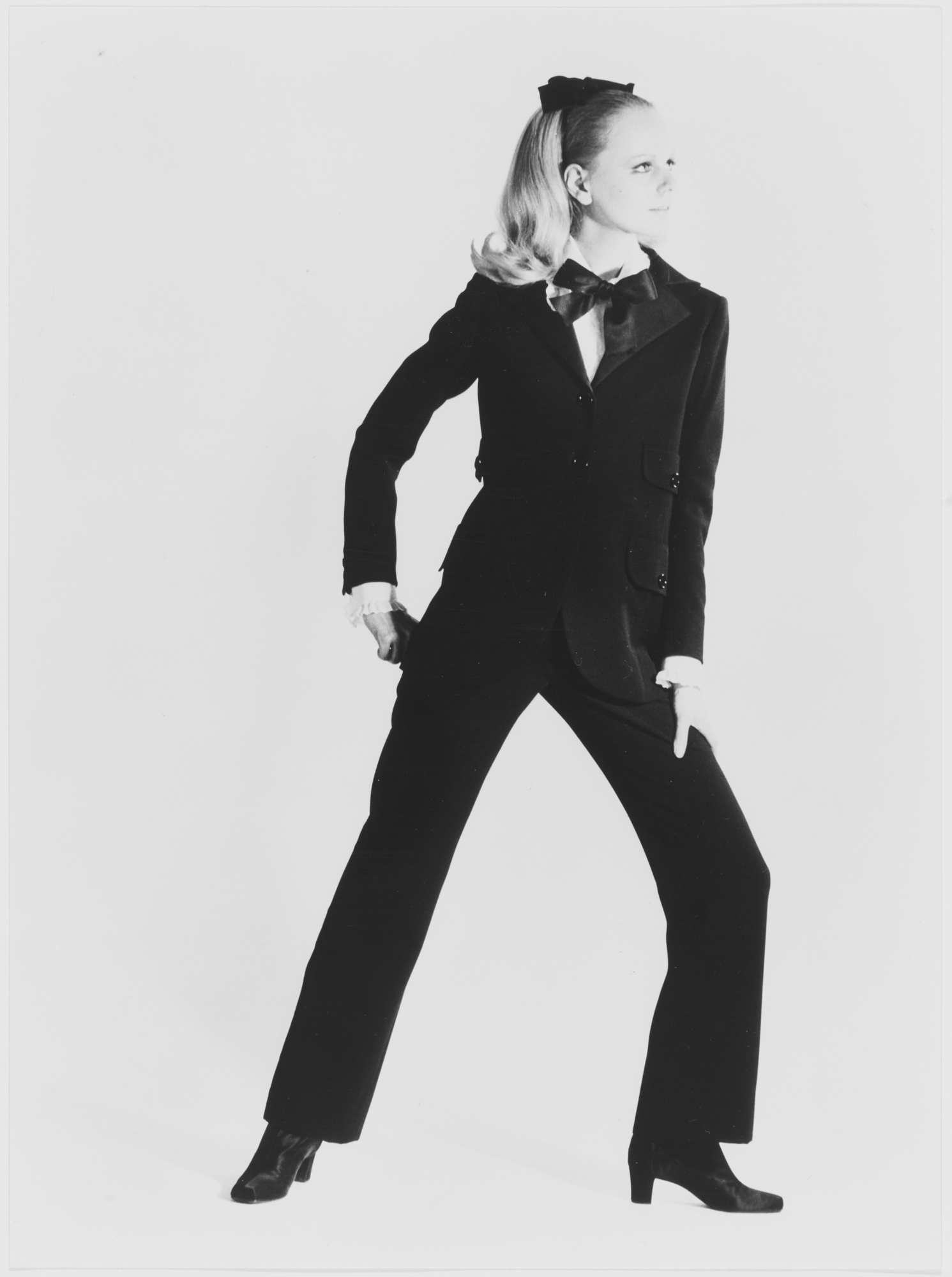 В чем сила, Ив? 60 лет смокингу YSL (фото 13)