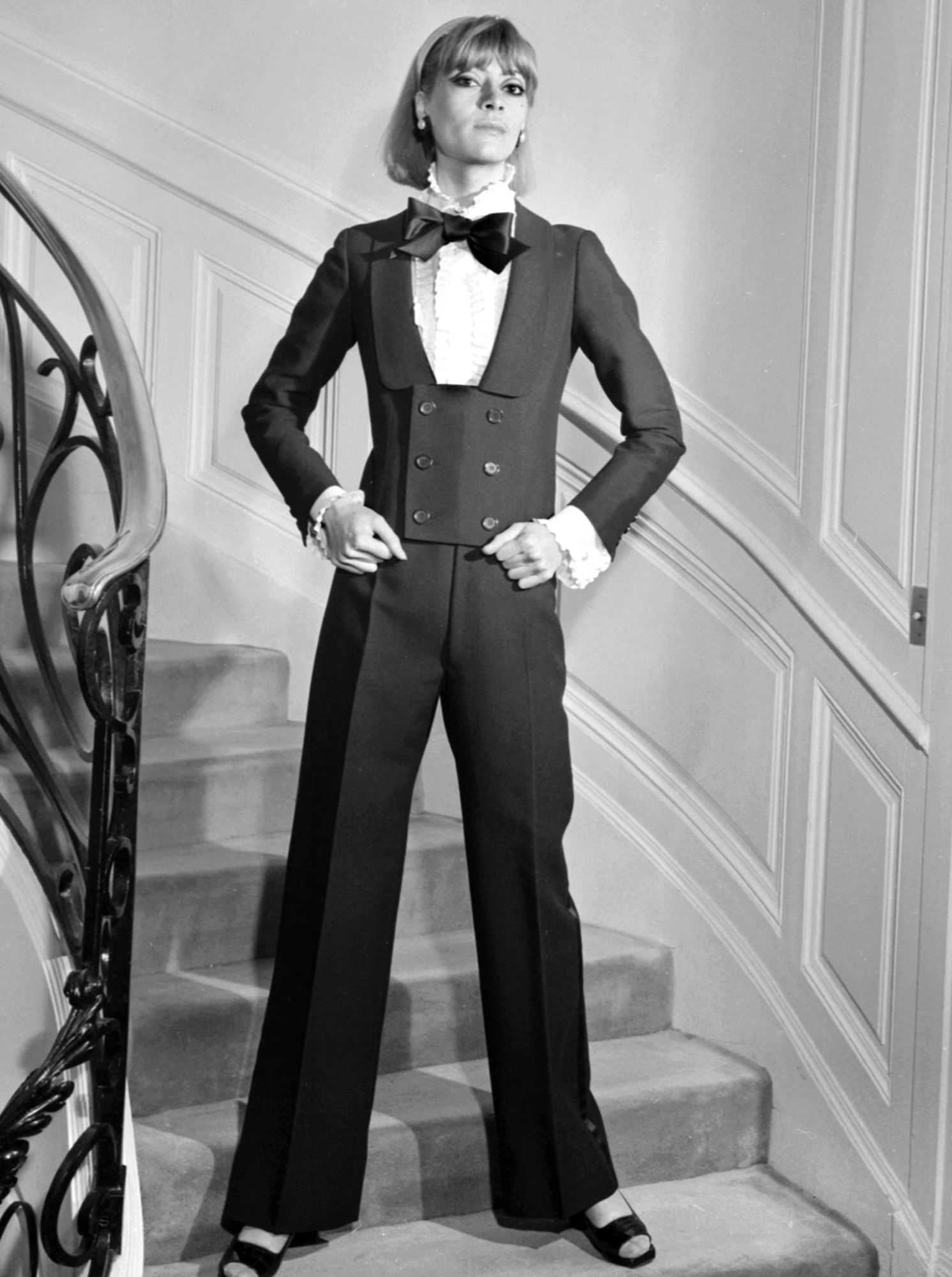 В чем сила, Ив? 60 лет смокингу YSL (фото 12)