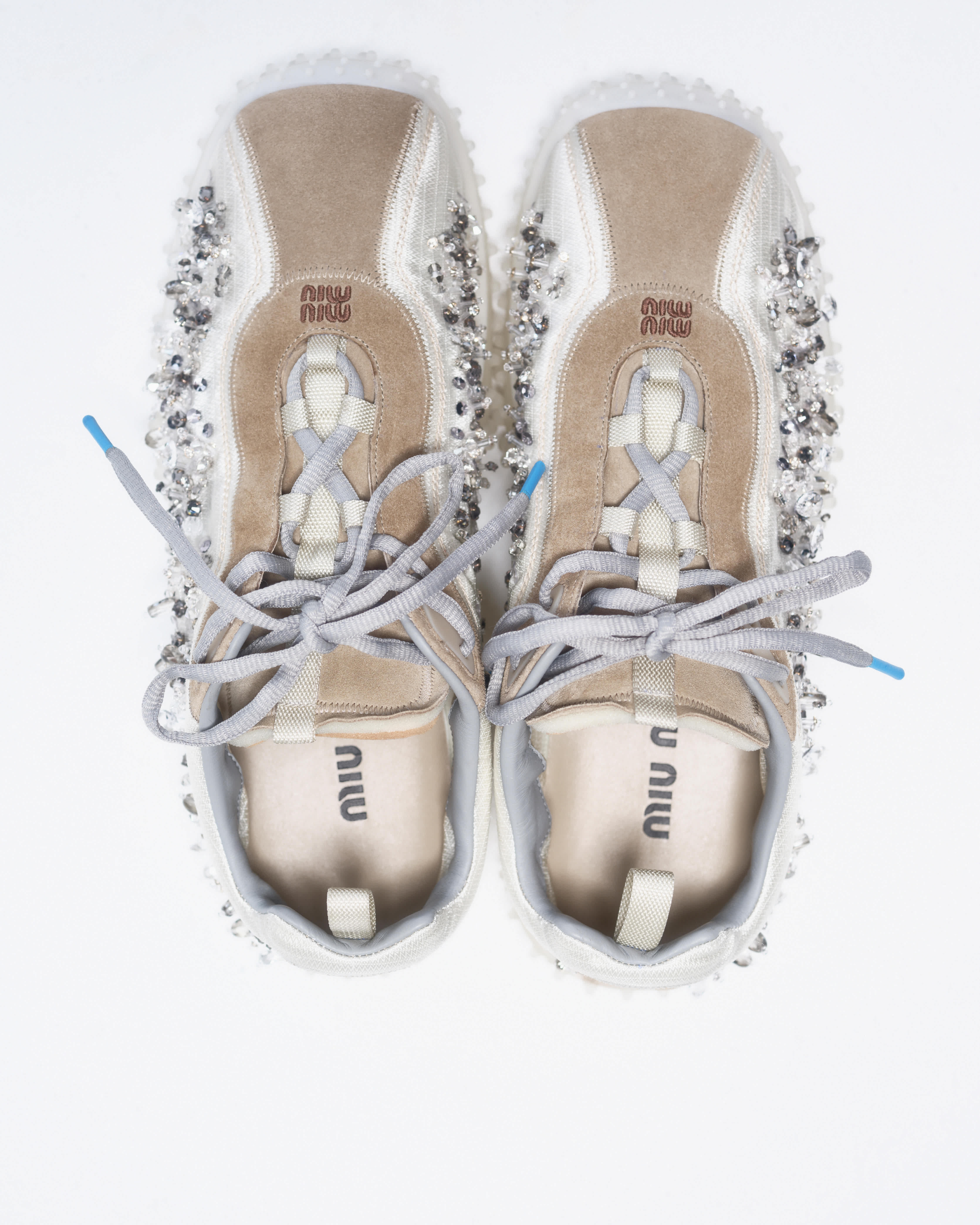Miu Miu показал рекламную кампанию кроссовок Bubble Shoes (фото 4)